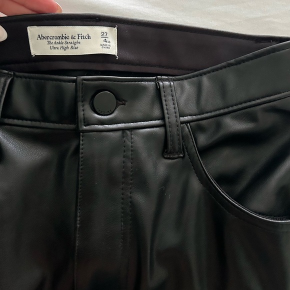 Abercrombie ankle straight cropped leather pants- size 27 - Picture 3 of 4